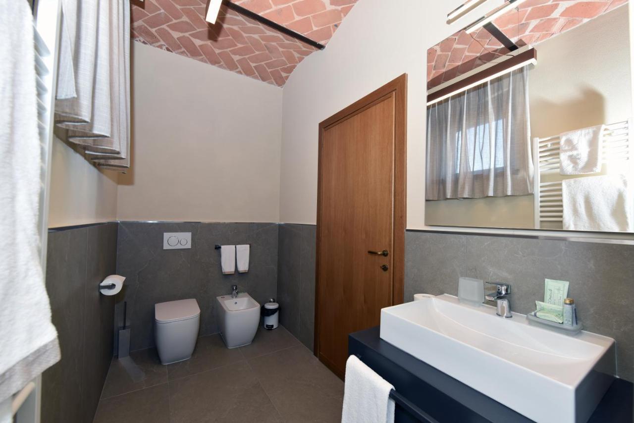 Cascina La Badia Bed & Breakfast Montegrosso d'Asti Bagian luar foto