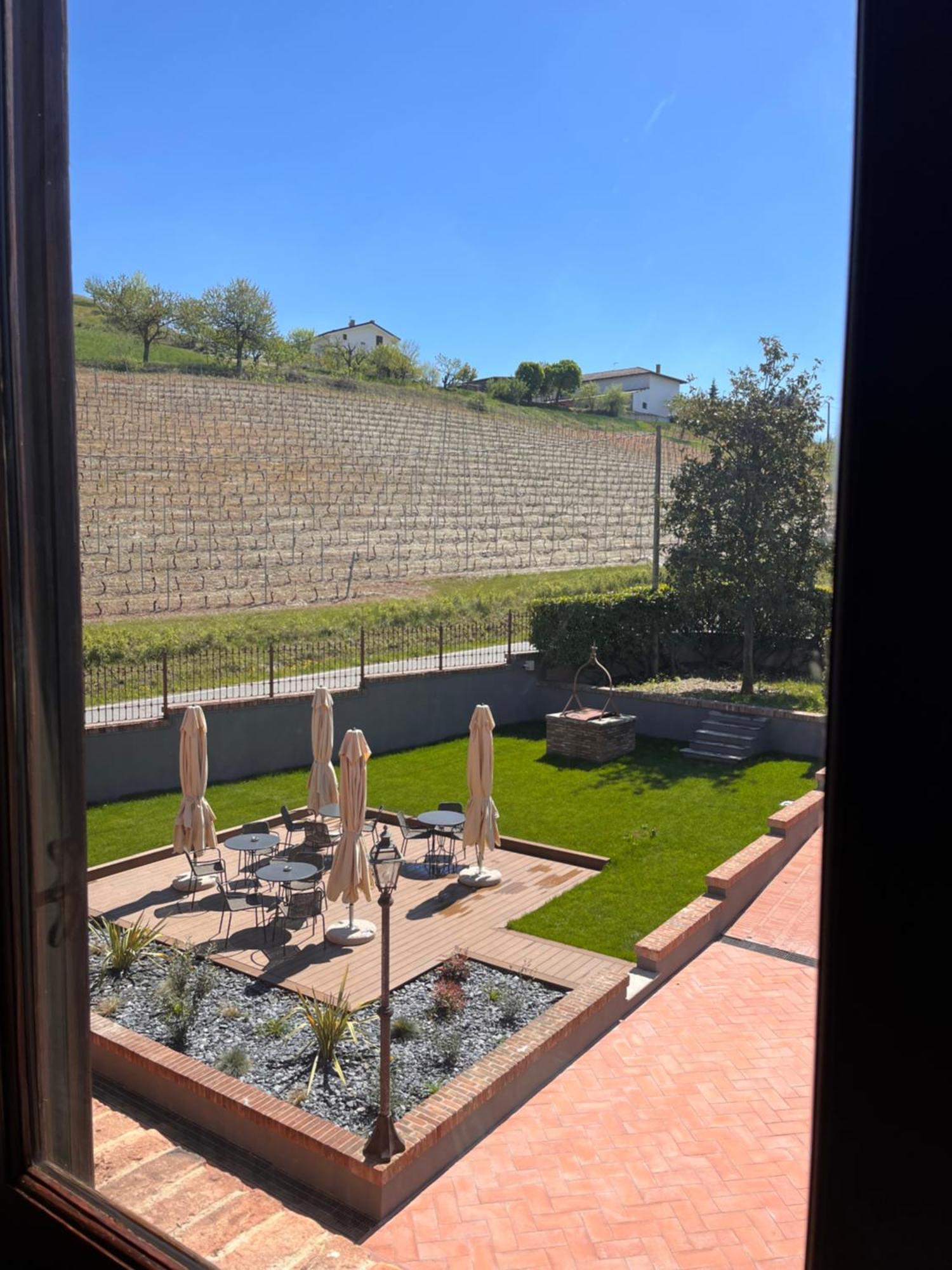 Cascina La Badia Bed & Breakfast Montegrosso d'Asti Bagian luar foto